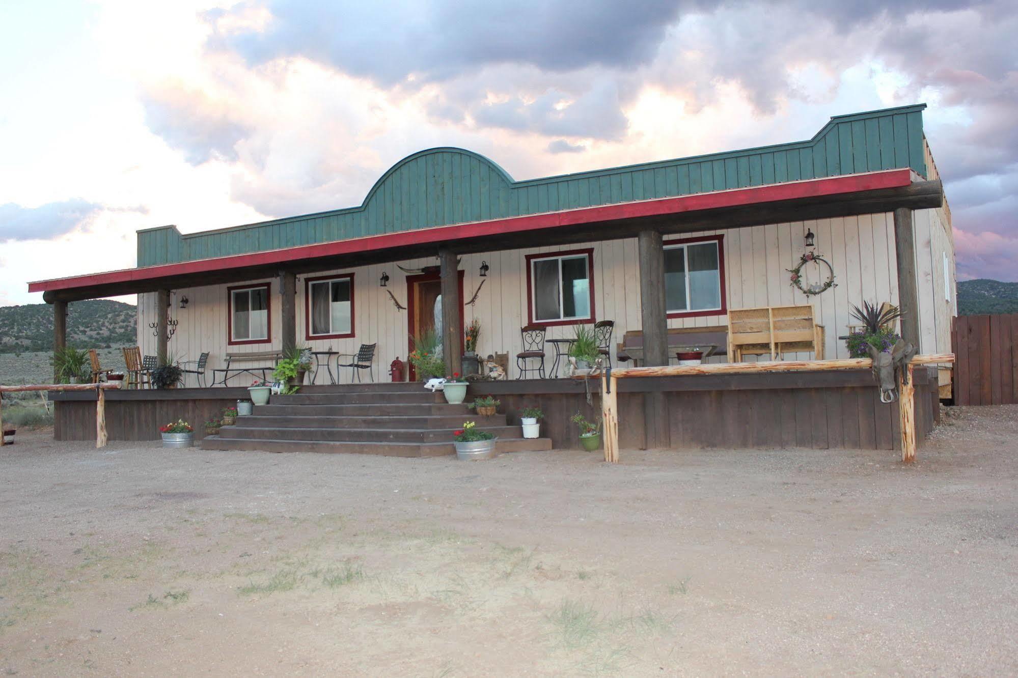 Grand Canyon Ranch & Outfitters Hotel Fredonia ภายนอก รูปภาพ